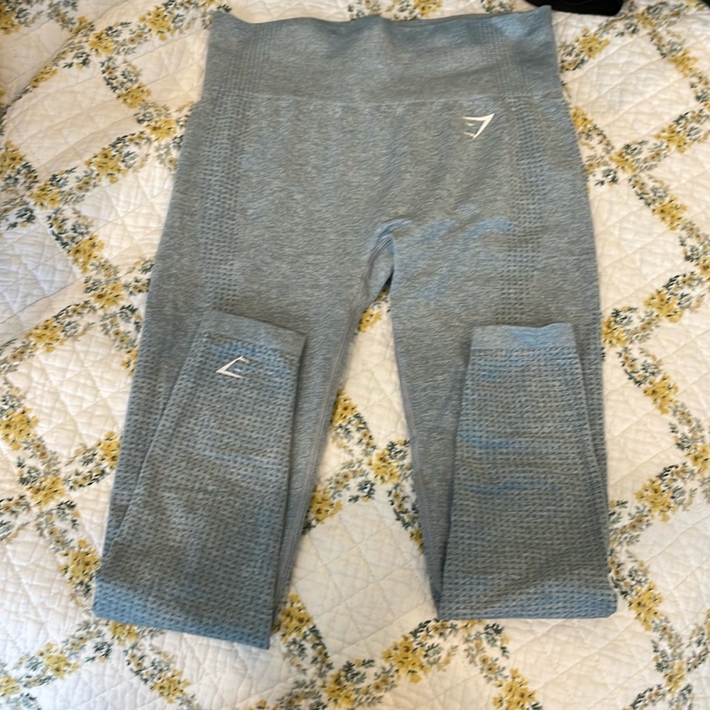 These are size medium leggings from gym shark.